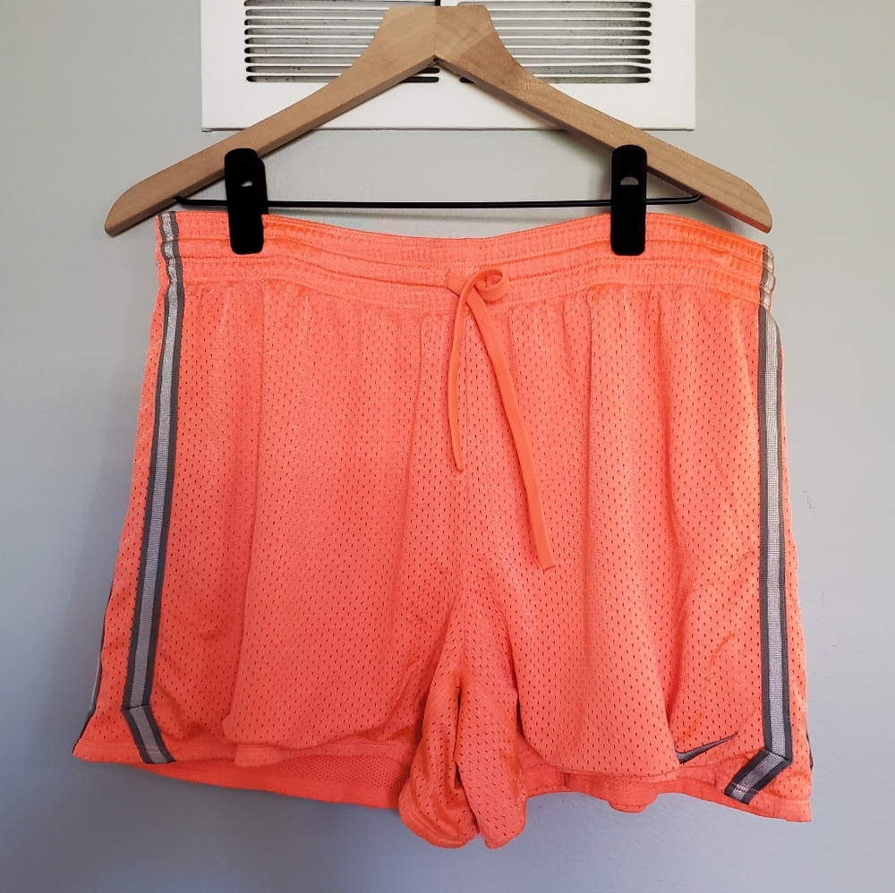 Nike Drifit Mesh Lined Shorts Womens Large